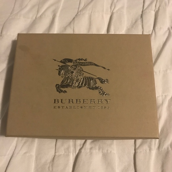 BURBERRY Heart Coin Purse - STILL AVAILABLE - Picture 5 of 7